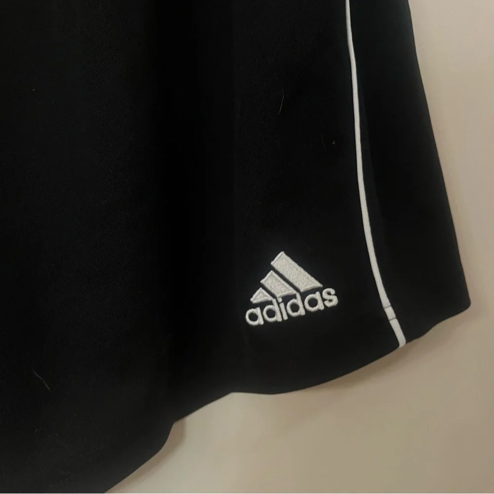 Men’s adidas black basketball shorts size medium